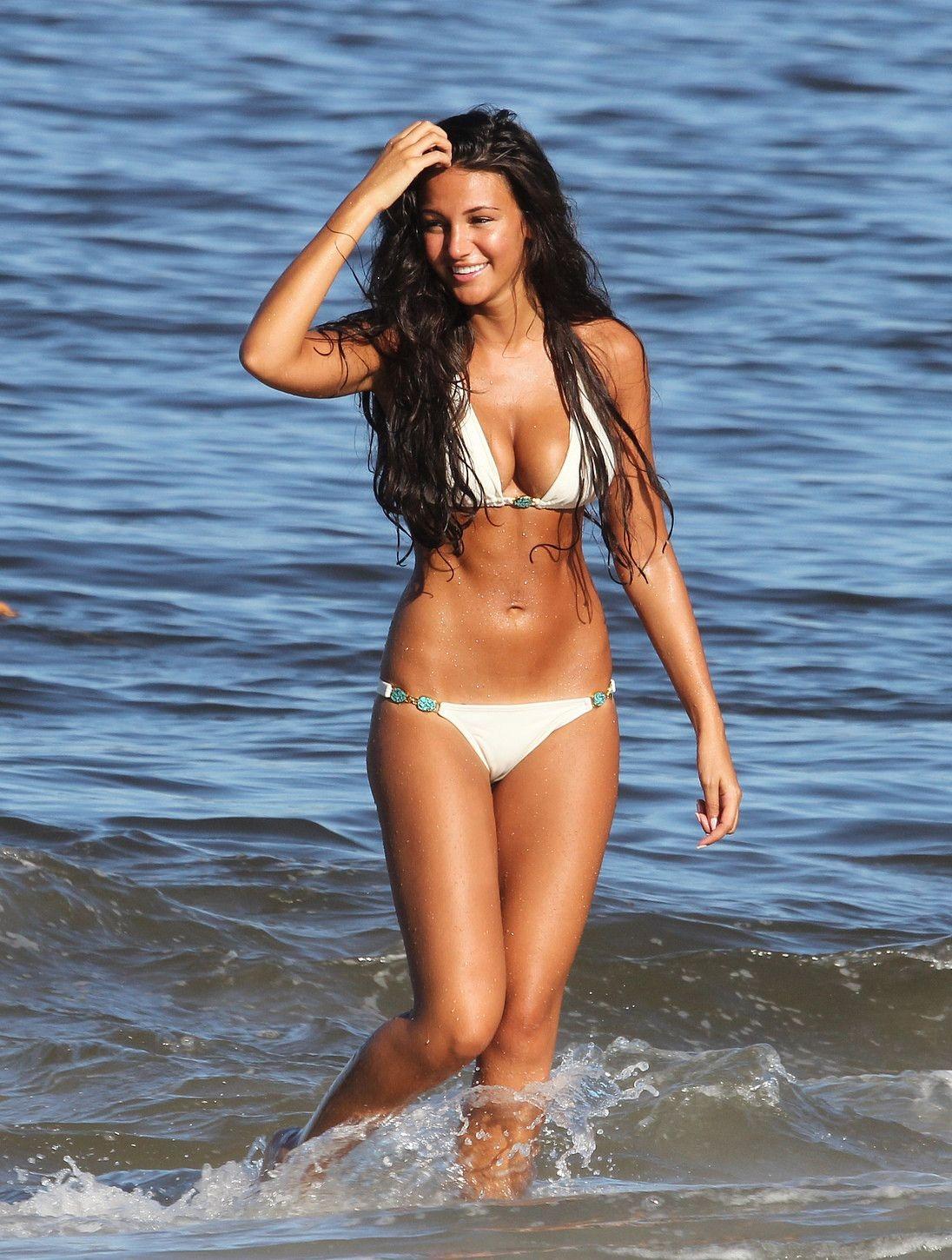 Najlepše žene sveta :D - Page 29 Michelle-keegan-beach-2122456416