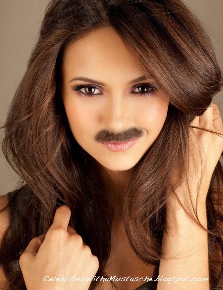 Les trouvailles d'internet... - Page 7 Nina-dobrev-mustache-hair-661685610