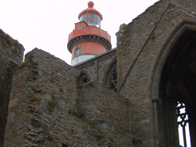 Phare, auxiliare et sémaphore à la pointe Saint Mathieu - Page 2 Stmathieu02