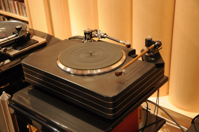 Technics presenta su nuevo giradiscos SL-1200-GR  - Página 2 Mk3-2_arms1