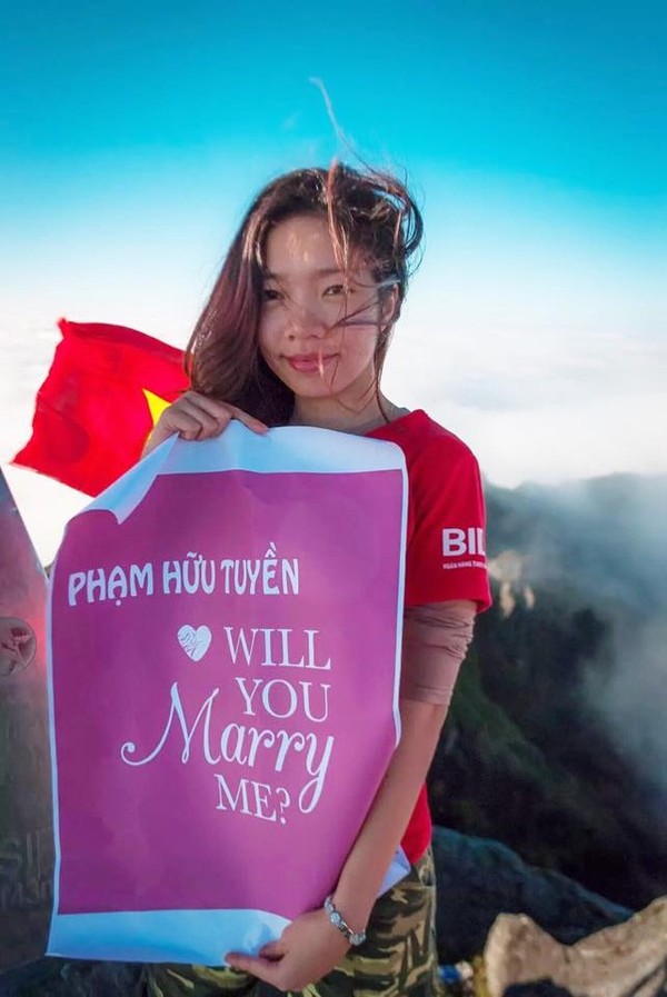 9X Việt cầu hôn bạn trai từ độ cao hơn 3.000 m 1417402369_1