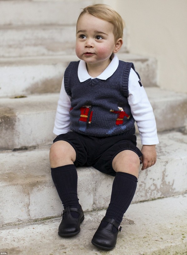 Ảnh đẹp: Hoàng tử bé Anh Quốc xuất hiện cực đáng yêu trong loạt ảnh đón Giáng sinh 1418545305_2