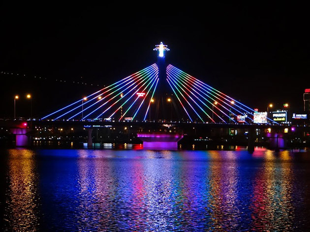 Cầu sông Hàn – Niềm tự hào của người Đà Nẵng Cau-quay-song-han