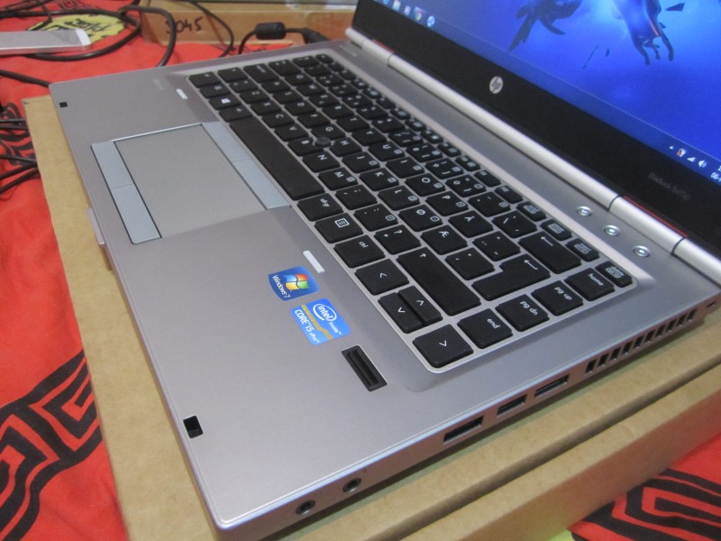 Bán Dell Latitude E6410 / core i5/ webcam sáng đẹp long lanh/ Laptop-hp-elitebook-8470p-i5-peste-multe-i7-47609-3faee448