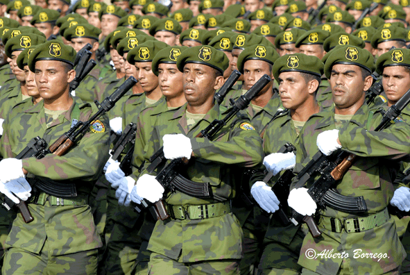 Fuerzas Armadas de Cuba - Página 5 Revista-27