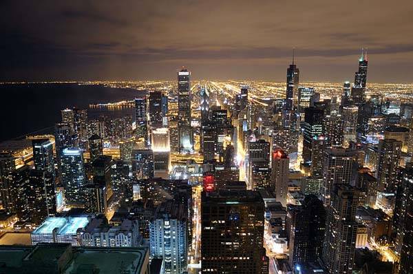 [Hotel Lakeview] Siguiendo la pista (Cedric) [TERMINADO] Chicago-de-noche