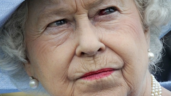 Queen Admits She is “Not Human” and We Will “Learn to Accept Her For What She Is” Queen-reptile
