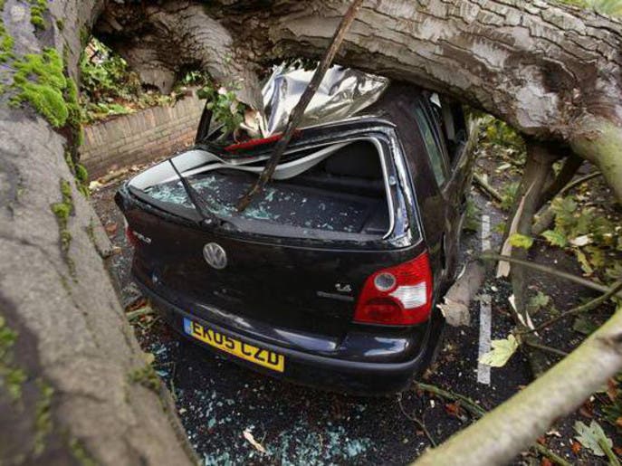 مقتل 3 في بريطانيا وهولندا في أسوأ عاصفة منذ 10 سنوات 7c46b5bb-bacd-467e-92a9-8e054ebca97f_4x3_690x515