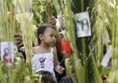 Hình ảnh Lễ Lá tại nhiều nơi trên thế giới PalmSunday-Manilar1310533597