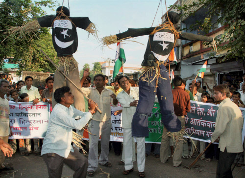 ESSAY FOTO dari MUMBAI Muslim-effigees