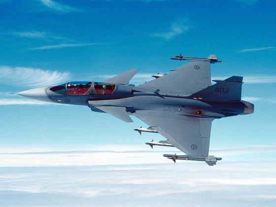 البرازيل تعتزم شراء مقاتلات سويدية  Jas39_Gripen_001.t