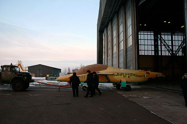 الياك YAK-130 Yak-130_to_Algeria_001