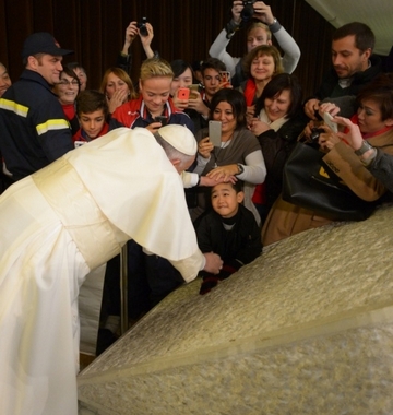 Le Pape François selon le témoignage des photos - Page 2 42_or150107105158_00058