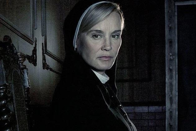 Monjitas lujuriosas American-horror-story-asylum-jessica-lange11