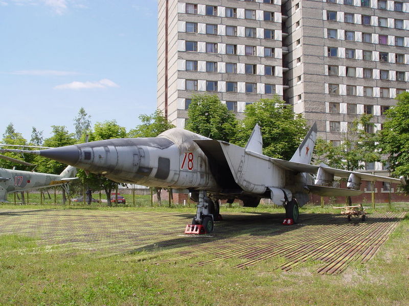 MiG-25 PD/PDS "Foxbat" (Kitty Hawk) 017