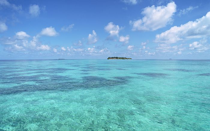 Treasures Of The Earth Aquamarine_sea_and_sky_in_Hawaii_JY074_350A