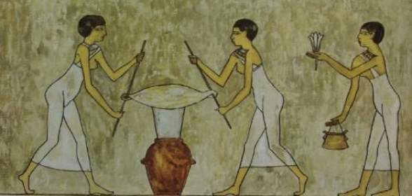 Istorija šminkanja Egypt-production-of-perfume_1
