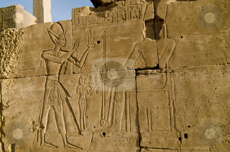 KARNAK, LA CIUDAD DE AMÓN Cutcaster-photo-100609745-Ruined-wall-relief-Karnak-Egypt