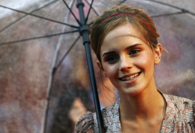 Emma Watson on Facebook. Normal_hp06premierelondres_%28126%29