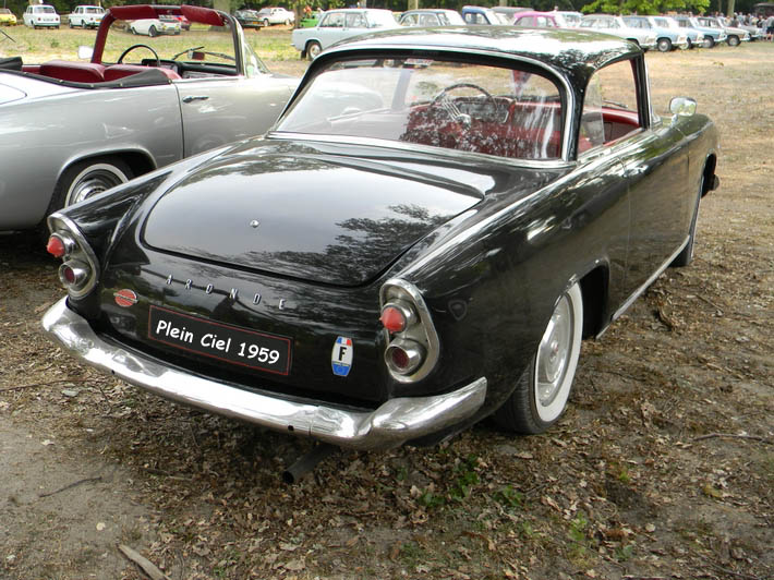 Un Best sceller ; la SIMCA  ARONDE ! Arriere