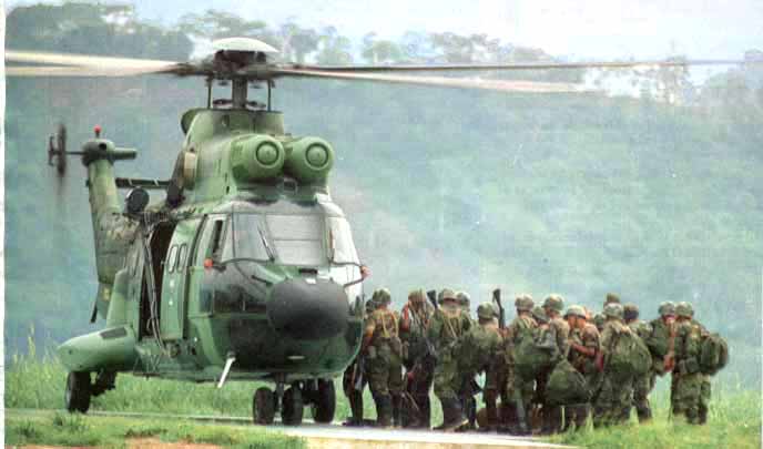 guerra del cenepa ( 1995 ) Helicoptero-ecuador_super-puma