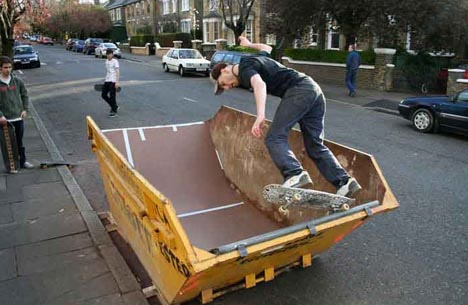 Δημιουργία Skatepark - Σελίδα 2 Dumpster-skate-ramp