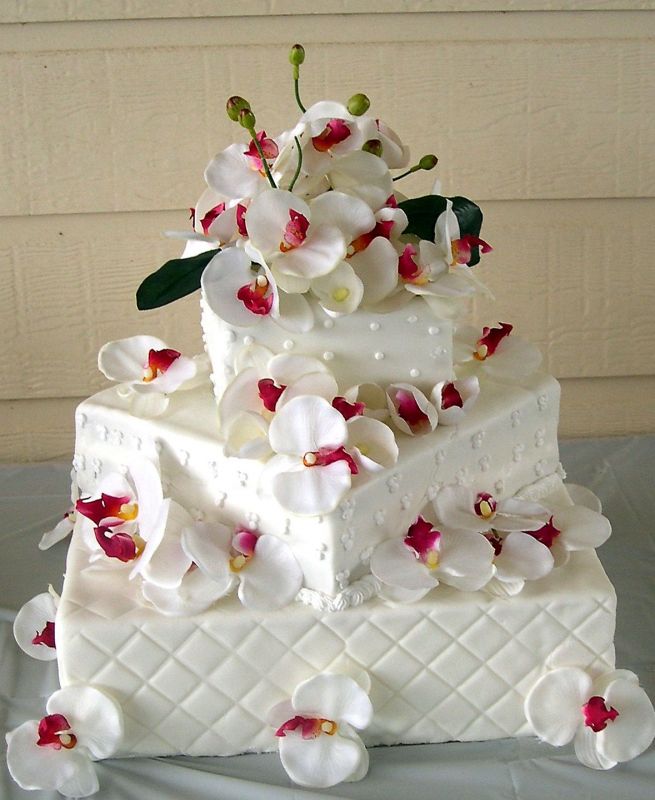 صور توتات أعراس وأعياد ميلاد Fondant-Wedding-Cakes