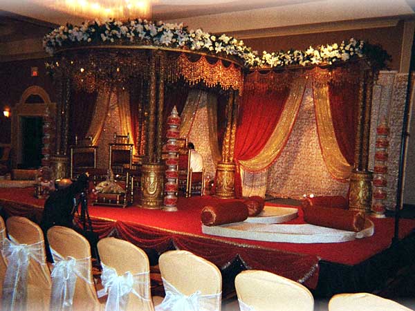 أفكارلديكورا حفل الزفاف باللون الااخمر تجنان Wedding-decorations