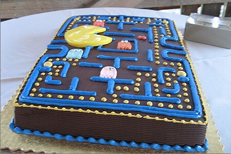 LES EVOLUTIONS DE L'HOPITAL / LA BOITE A IDEES - Page 22 Video-Game-Cake-Pacman