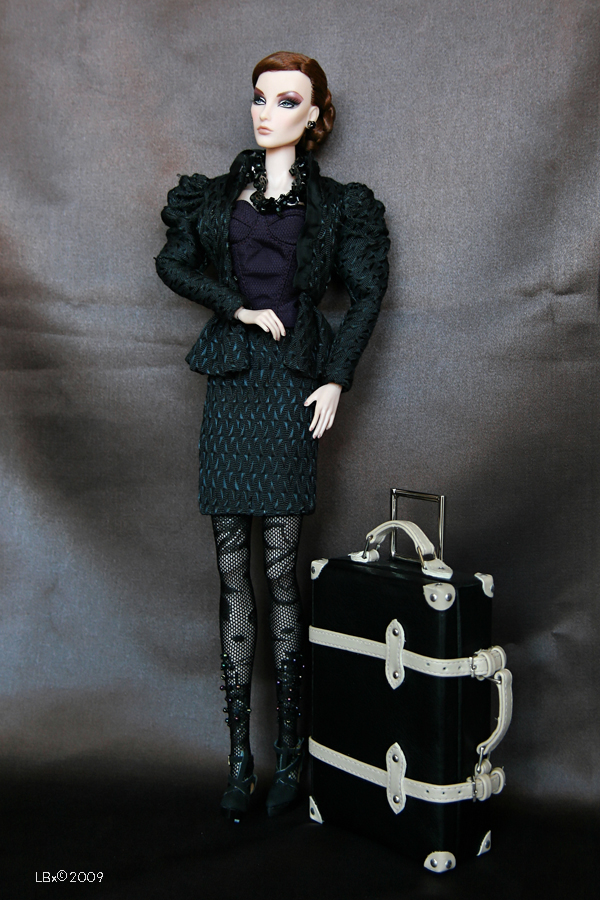 [INTEGRITY TOYS - FASHION ROYALTY] Elise Jolie PFR_EliseJolie_BlueBlood2