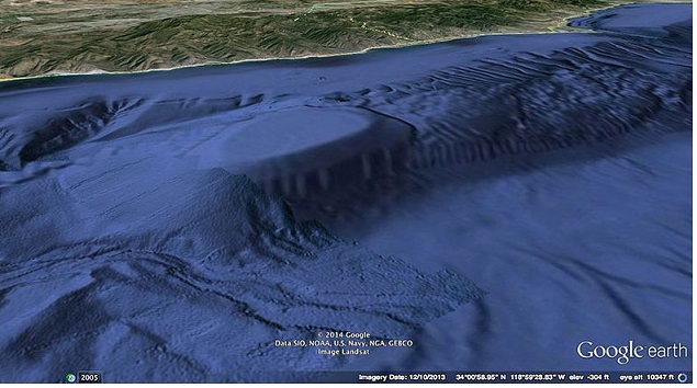 MASSIVE UNDERWATER ENTRANCE DISCOVERED OFF THE CALIFORNIA COAST MALIBY-CALIF-CAVE-PIC-2