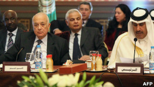 الجامعة العربية تتجه الى تشديد العقوبات على سوريا 120212152949_arab_league_304x171_afp