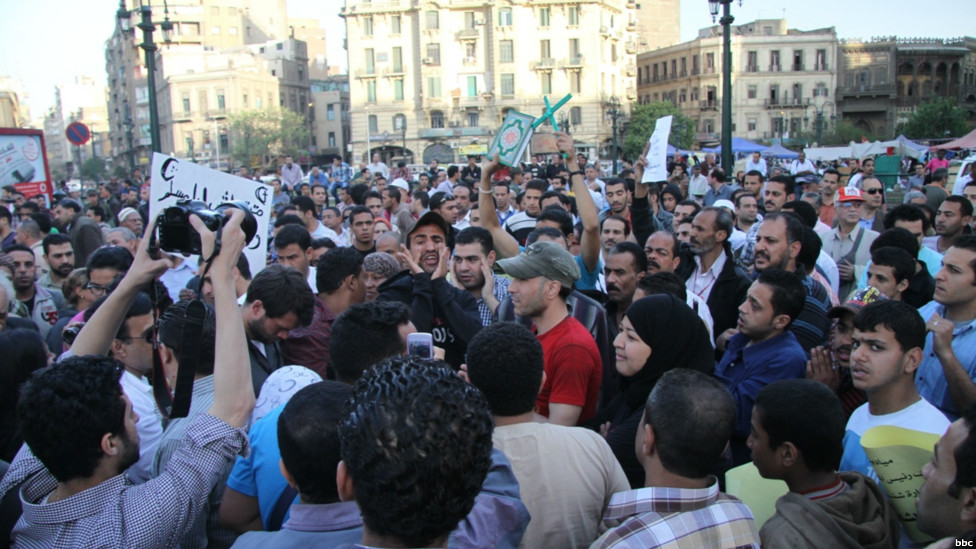 مسيرة "وحدة الصف" في مصر 130409235153_egypt_secterian_protest_976x549_bbc