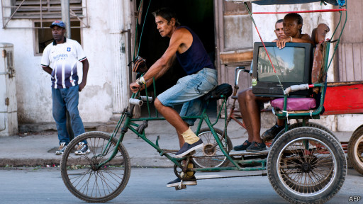 Đi tìm nét Việt ở Cuba 130819141839_havana_tricycle_cuba_512x288_afp
