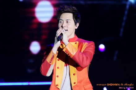 [1.5.12][Fanpics] Shinhwa @ 430 Shanghai concert 57a14d5dgw1dsiwyoelzbj