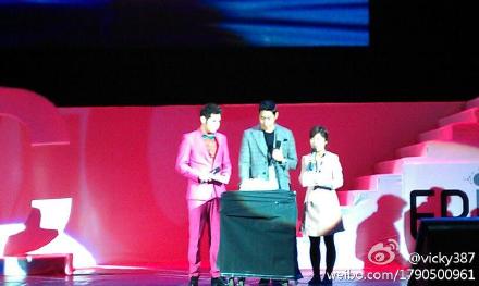 [7.1.12][Pics] Eric Shanghai Fanmeet 6ab8e061jw1dou5pwa4o9j