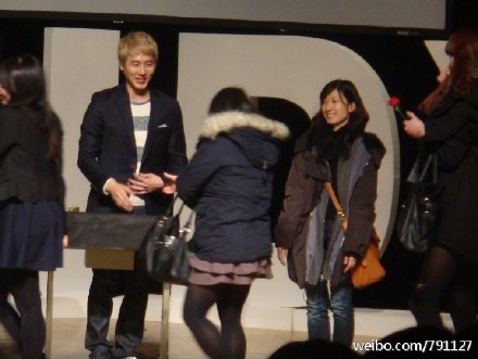 [28.1.12][Pics]Andy Birthday Fanmeet 790ca983jw1dpil4adq5fj