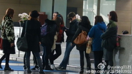 [17.2.12][Pics] Andy ~ Incheon & Shanghai Aiport 9f7ebf7ejw1dq5covqcn8j