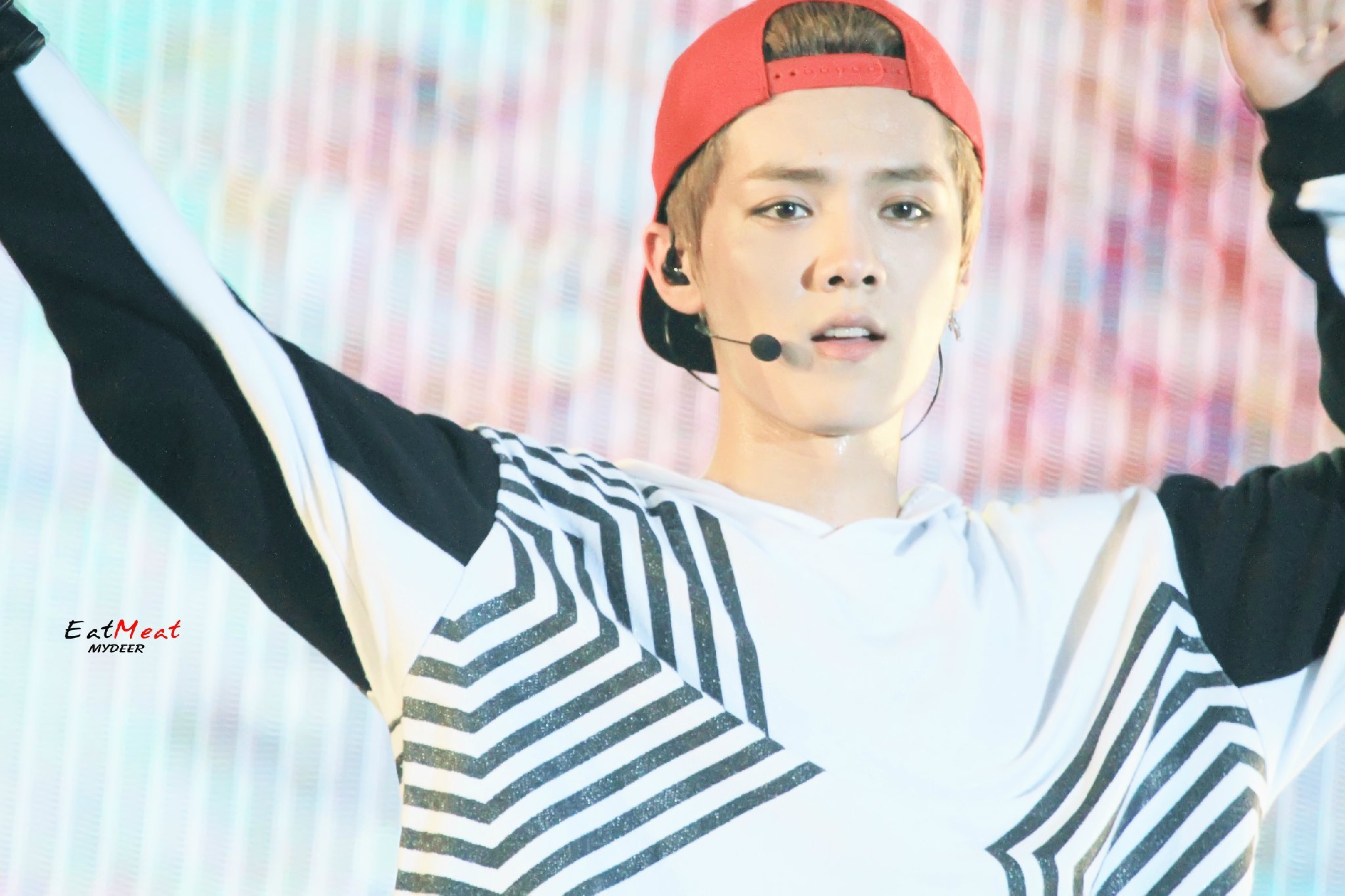 [FANTAKEN] 140705 EXO Concert "The Lost Planet" in Chengdu [150P] 005EjW6Lgw1ei4juls1xpj31kw11xwmc