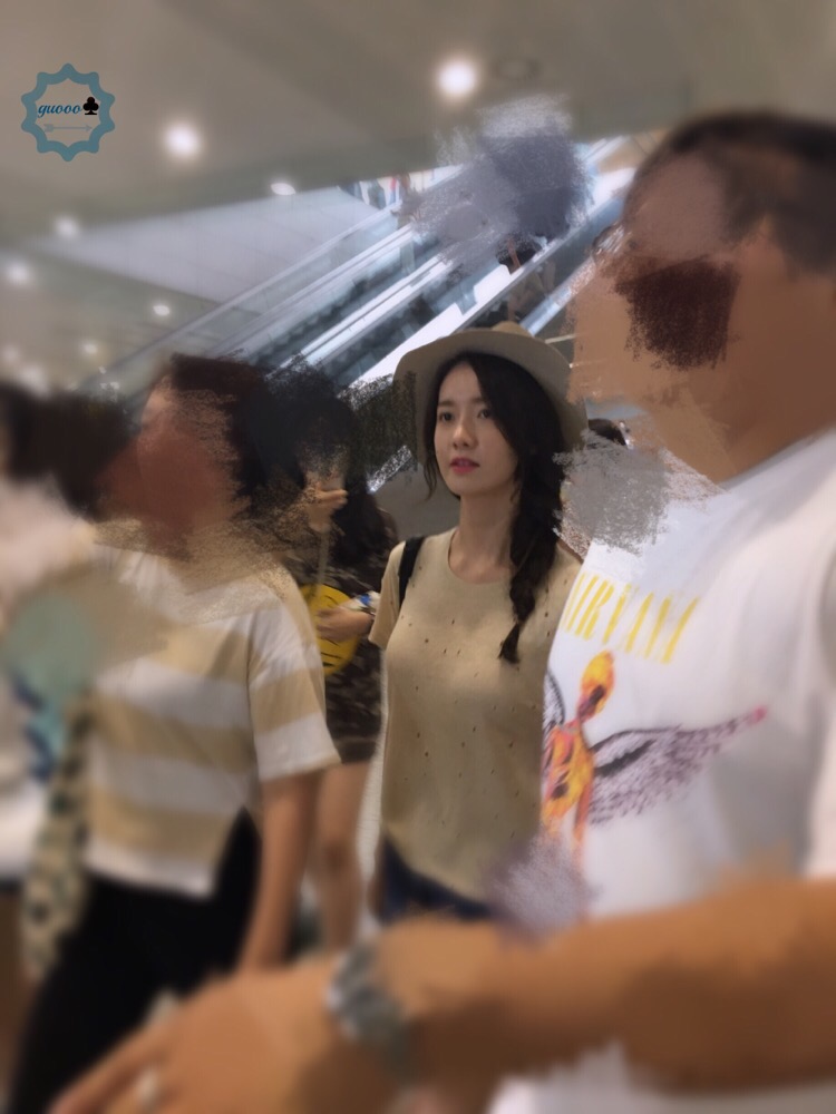 [PIC][25-07-2016]YoonA xuất phát đi Thượng Hải vào chiều nay 005X2cSDgw1f66atz7534j30ku0rsgo8