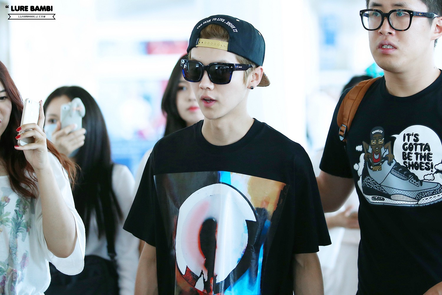 [FANTAKEN] 140628 Tianjin Airport - Departure [37P] 005tooE1gw1ehtjzdforuj315o0rs0zw