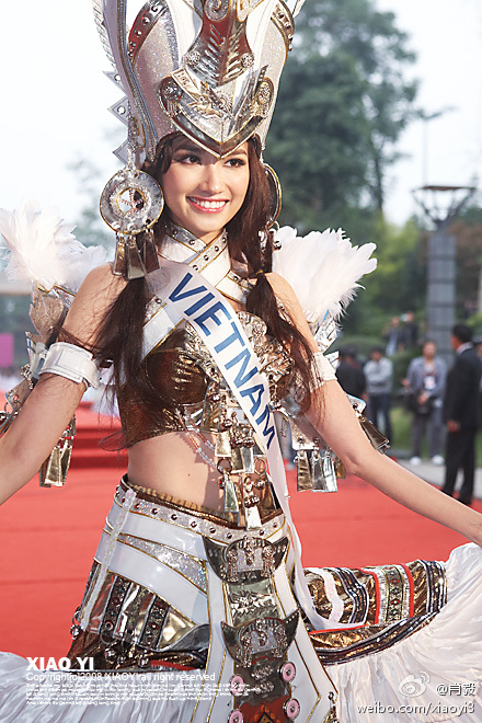 Tổng hợp hoạt động của Trúc Diễm tại Miss International 2011 3eebfb10gw1dmd4vc0gn3j