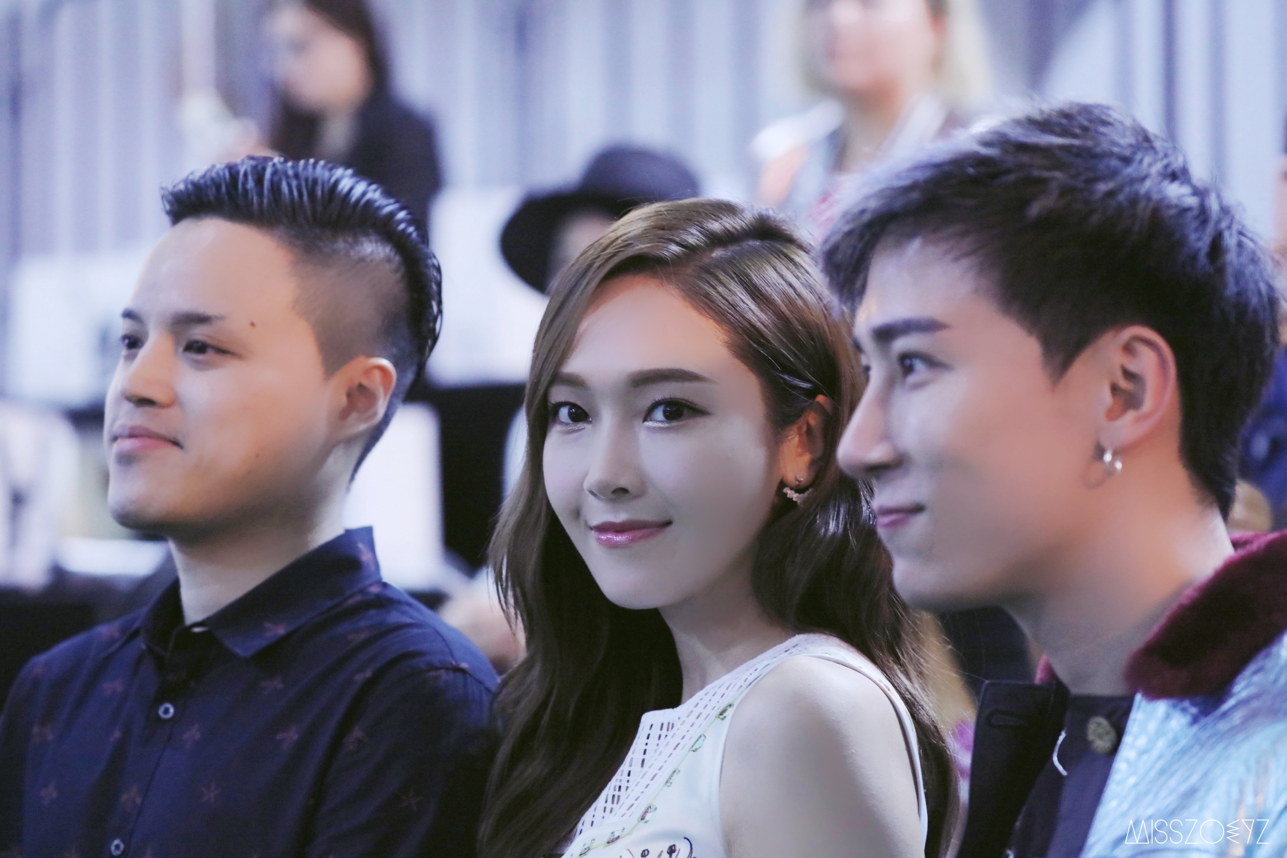 [PIC][21-10-2016]Jessica tham dự sự kiện ra mắt BST Xuân - Hè của thương hiệu "FABITORIA" trong khuôn khổ "2017 S/S Shanghai Fashion Week" vào hôm nay  51cfe3dfgw1f90wr5dgbaj235s23uu0x