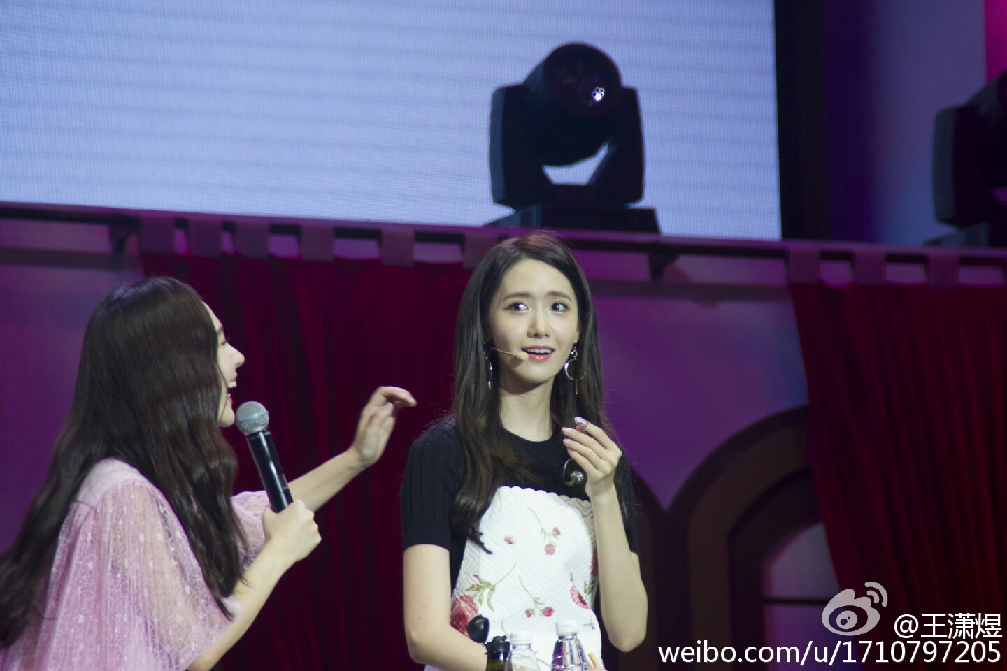 [PIC][24-07-2016]YoonA khởi hành đi Trùng Khánh - Trung Quốc để tham dự "2016 YoonA 1st Fanmeet - BLOSSOM in Chongqing" vào sáng nay - Page 2 65f8b195gw1f65z320ng7j21400qojwf