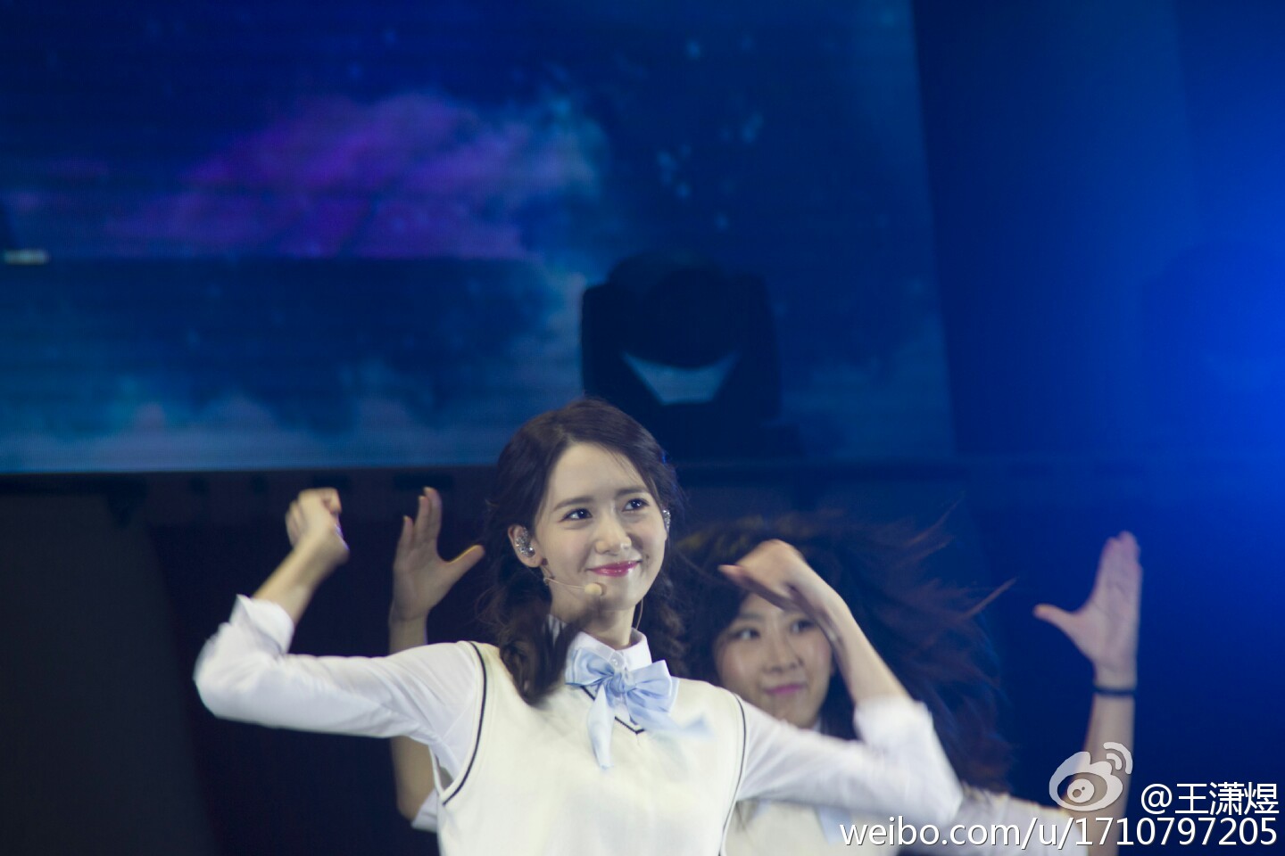 [PIC][24-07-2016]YoonA khởi hành đi Trùng Khánh - Trung Quốc để tham dự "2016 YoonA 1st Fanmeet - BLOSSOM in Chongqing" vào sáng nay - Page 2 65f8b195gw1f65z3fzozmj21400qodjb