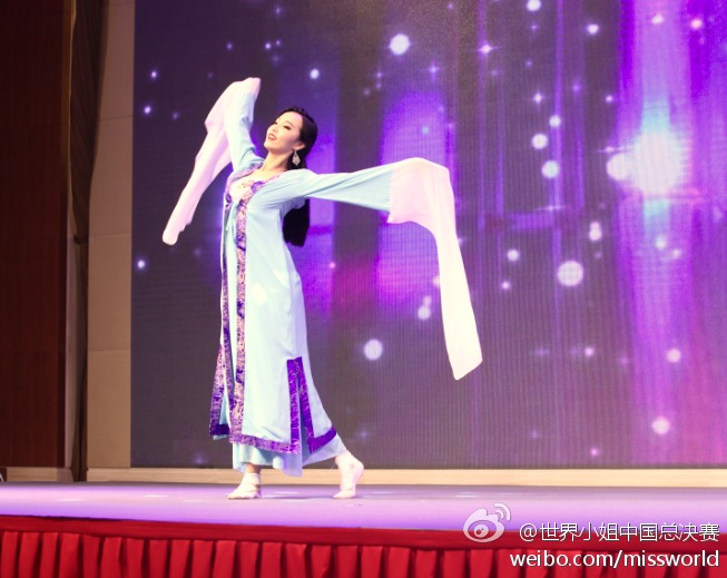 2014 | Miss World China | Final 06/09 - Page 2 6663221bjw1ejlg42z232j20i50ef0uq