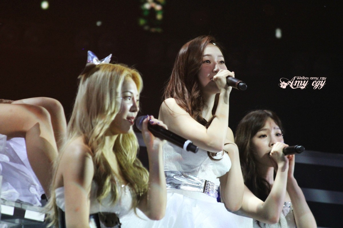 [PIC][08/09/10-11-2013]Hình ảnh mới nhất từ "2013 Girls' Generation's World Tour – Girls & Peace in HongKong" của SNSD (P2) - Page 15 68511d64gw1eamxslk2t4j20xc0m8dk3