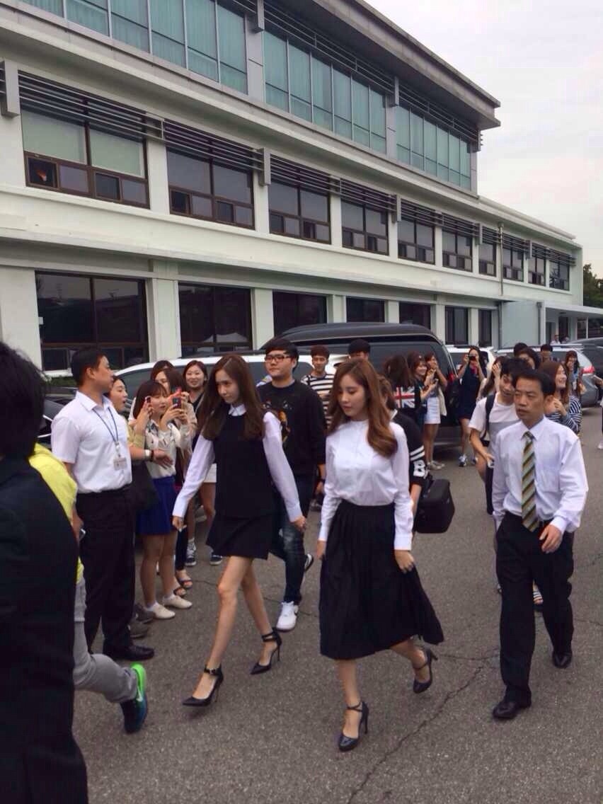 [PIC][17-09-2014]YoonA và SeoHyun tham dự Lễ bổ nhiệm Đại sứ cho trường ĐH Dongguk vào trưa nay 695f2badjw1ekf9ih3suoj20no0vktdf