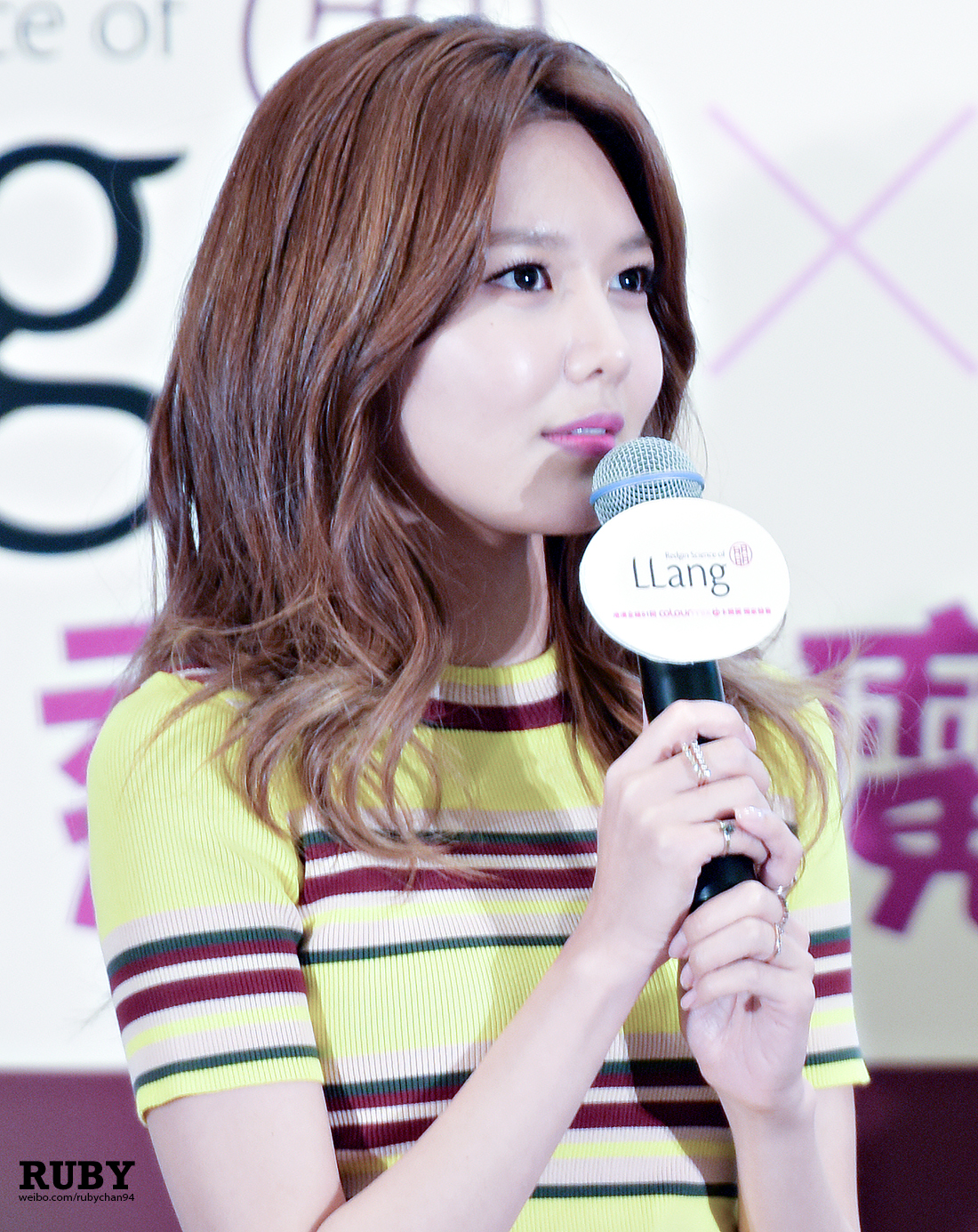 [PIC][04-02-2015]SooYoung xuất phát đi Hồng Kông để tham dự buổi fansign cho thương hiệu mỹ phẩm "LLang" - Page 4 6b362612jw1ep008ugg6lj20uk12hnpd