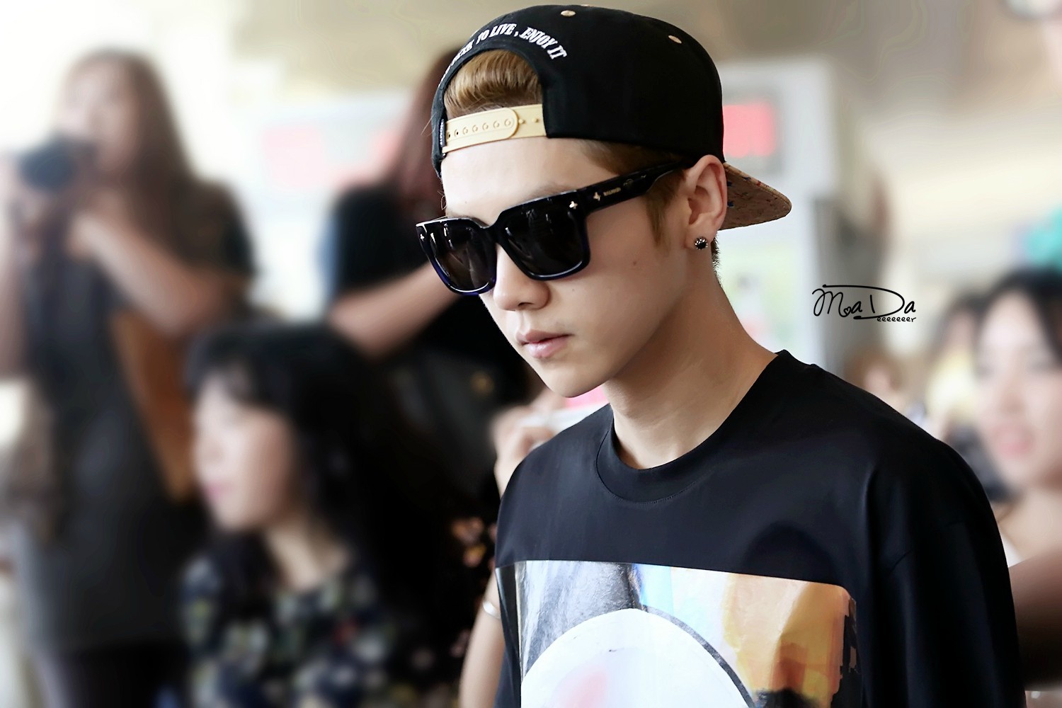 [FANTAKEN] 140628 Tianjin Airport - Departure [37P] 6c97debfjw1ehu3v3nps4j215o0rsq7m